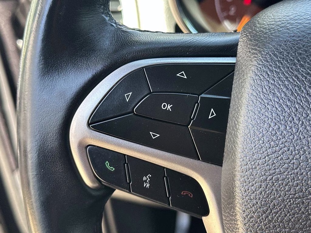 2019 Granite Crystal Metallic Clearcoat Jeep Grand Cherokee Limited 4X4 SUV