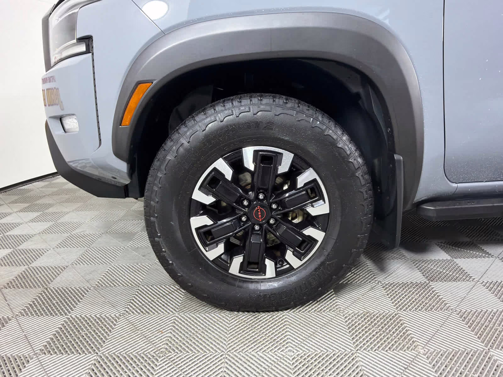 2023 Boulder Gray Pearl Nissan Frontier PRO-4X 4X4 Truck