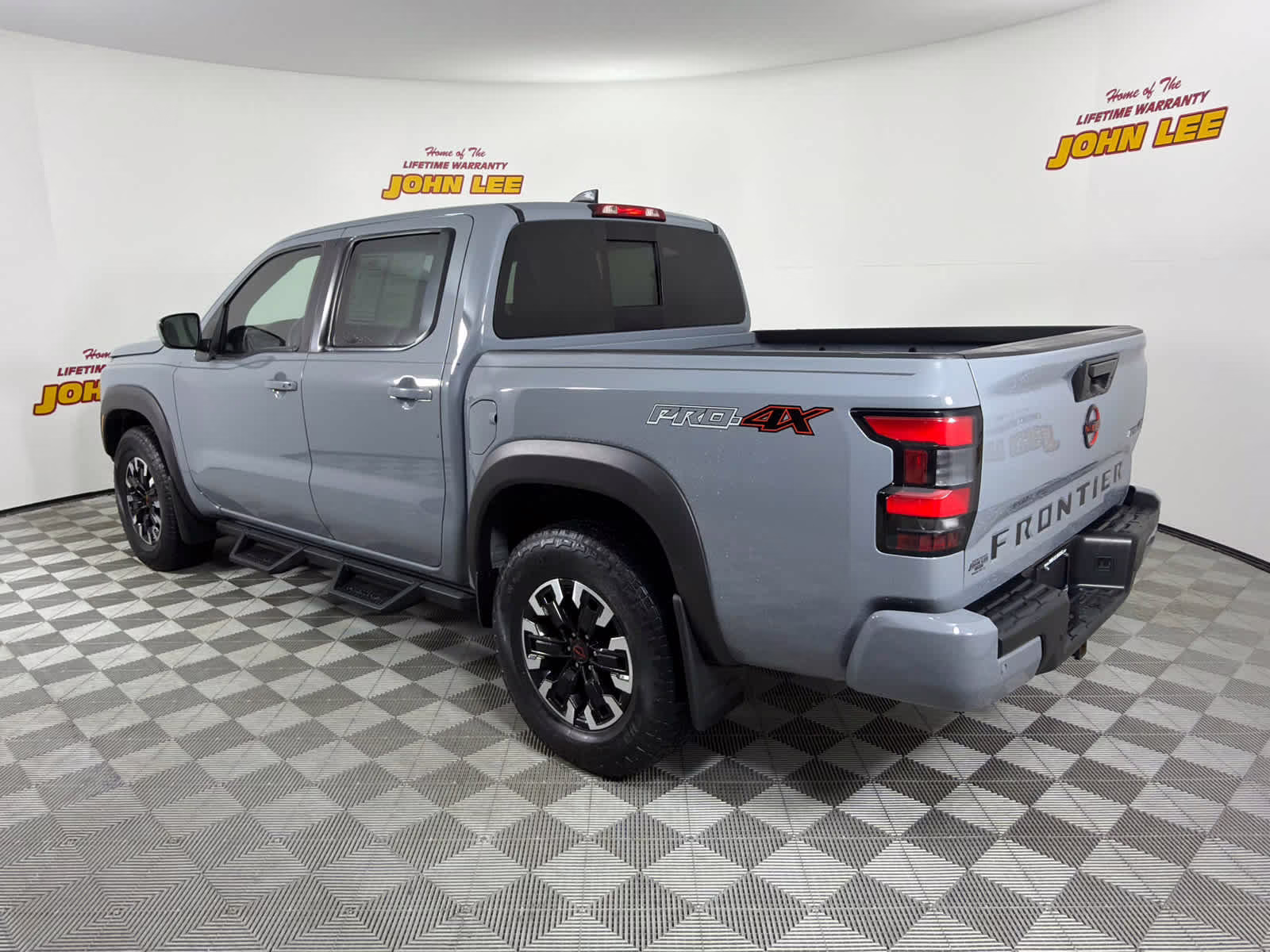 2023 Boulder Gray Pearl Nissan Frontier PRO-4X 4X4 Truck