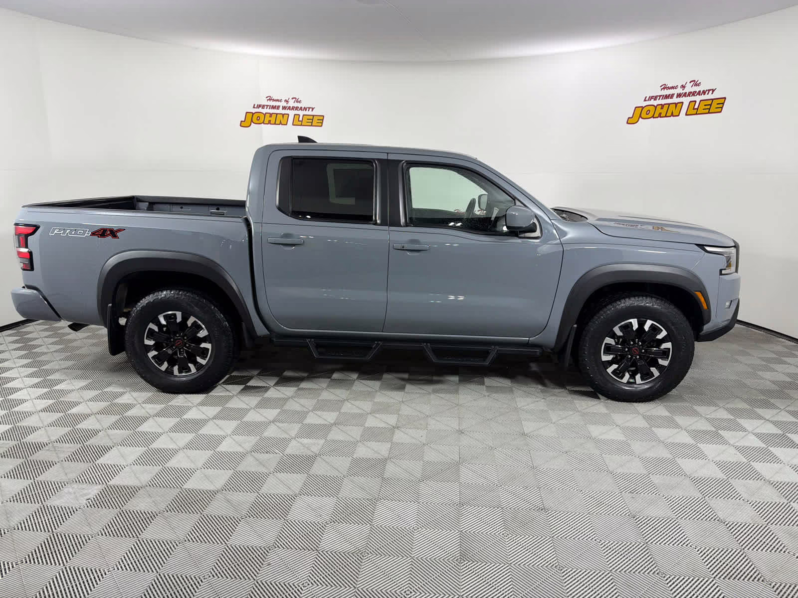2023 Boulder Gray Pearl Nissan Frontier PRO-4X 4X4 Truck