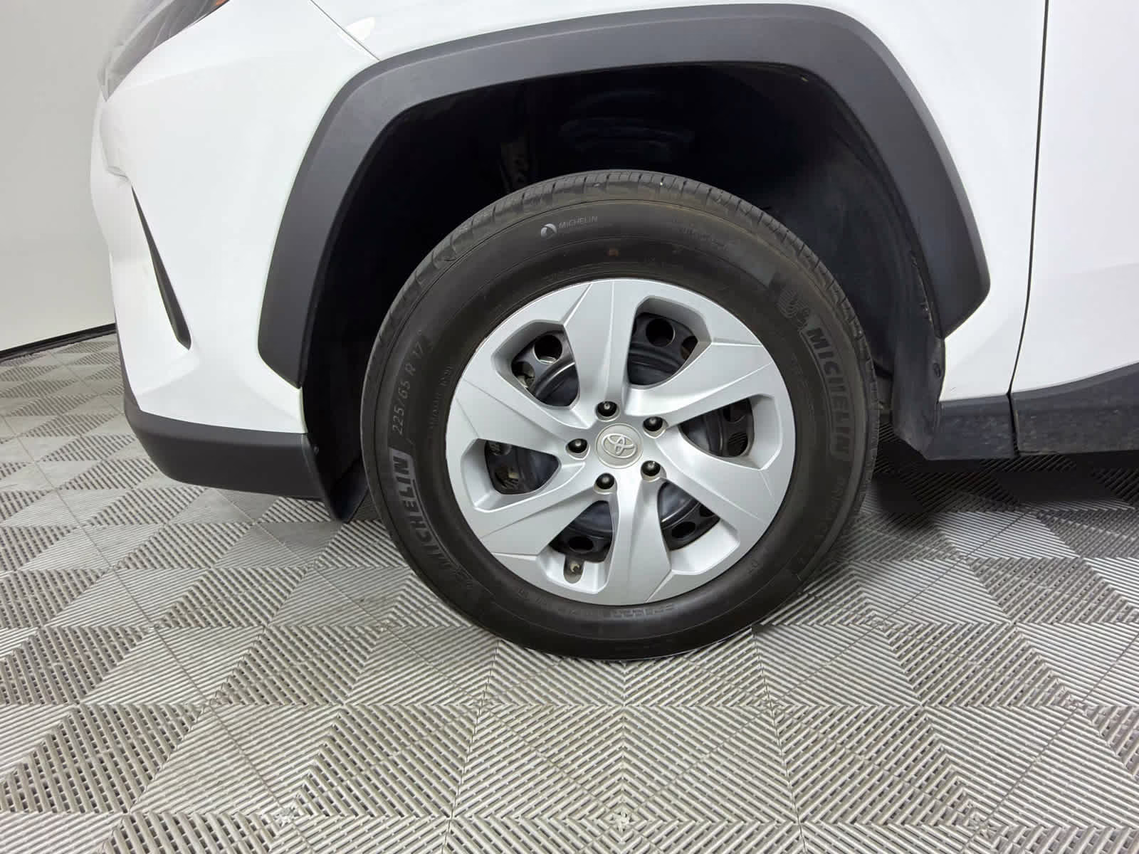 2025 Ice Cap Toyota RAV4 LE FWD SUV