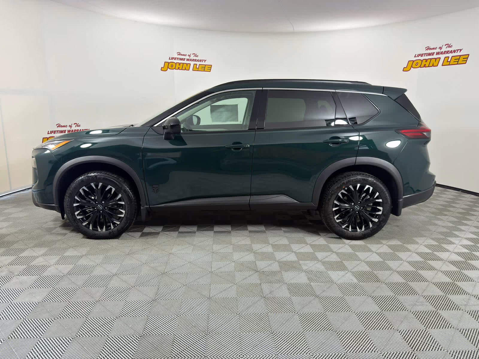 2026 Obsidian Green Nissan Rogue Dark Armor FWD SUV