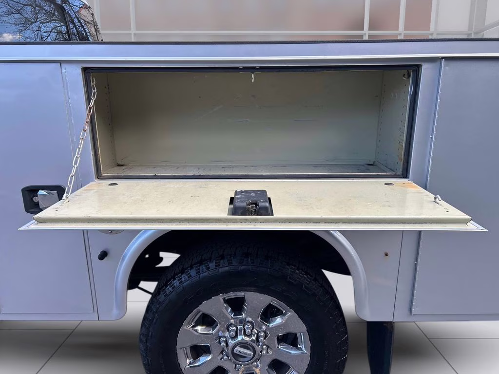 2017 Ingot Silver Ford Super Duty F-250 SRW Lariat 4X4 Truck
