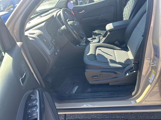 2022 Sand Dune Metallic Chevrolet Colorado Z71 4X4 Truck