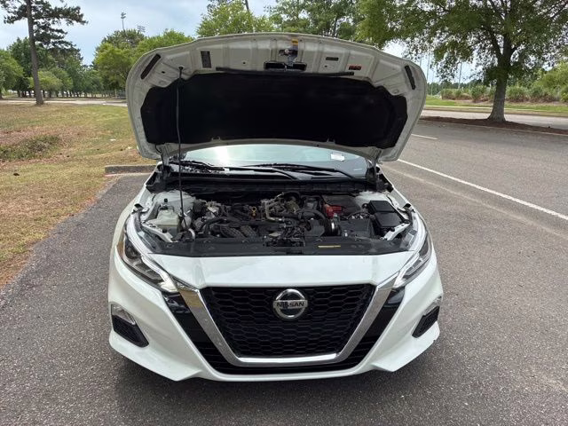 2021 Pearl White Tricoat Nissan Altima 2.5 SV FWD Sedan
