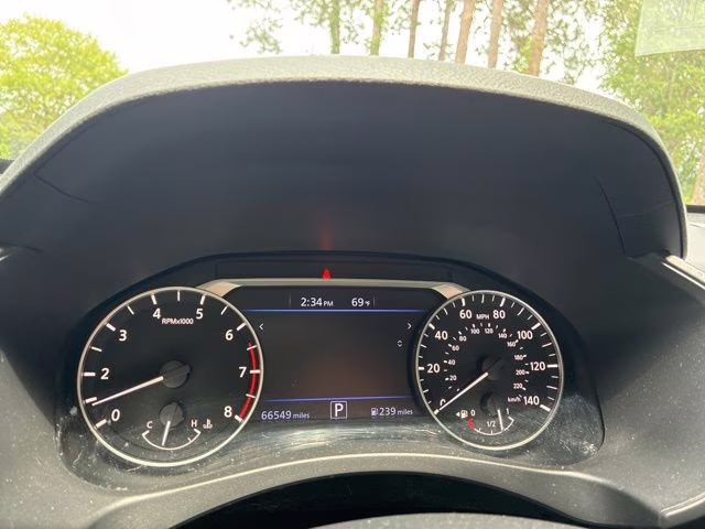2021 Pearl White Tricoat Nissan Altima 2.5 SV FWD Sedan