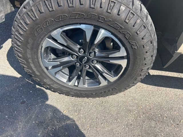 2022 Sand Dune Metallic Chevrolet Colorado Z71 4X4 Truck