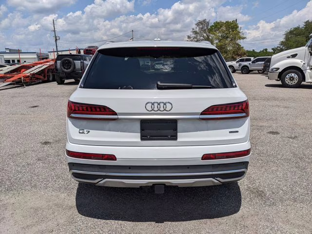 2023 Glacier White Audi Q7 55 Premium Plus AWD SUV