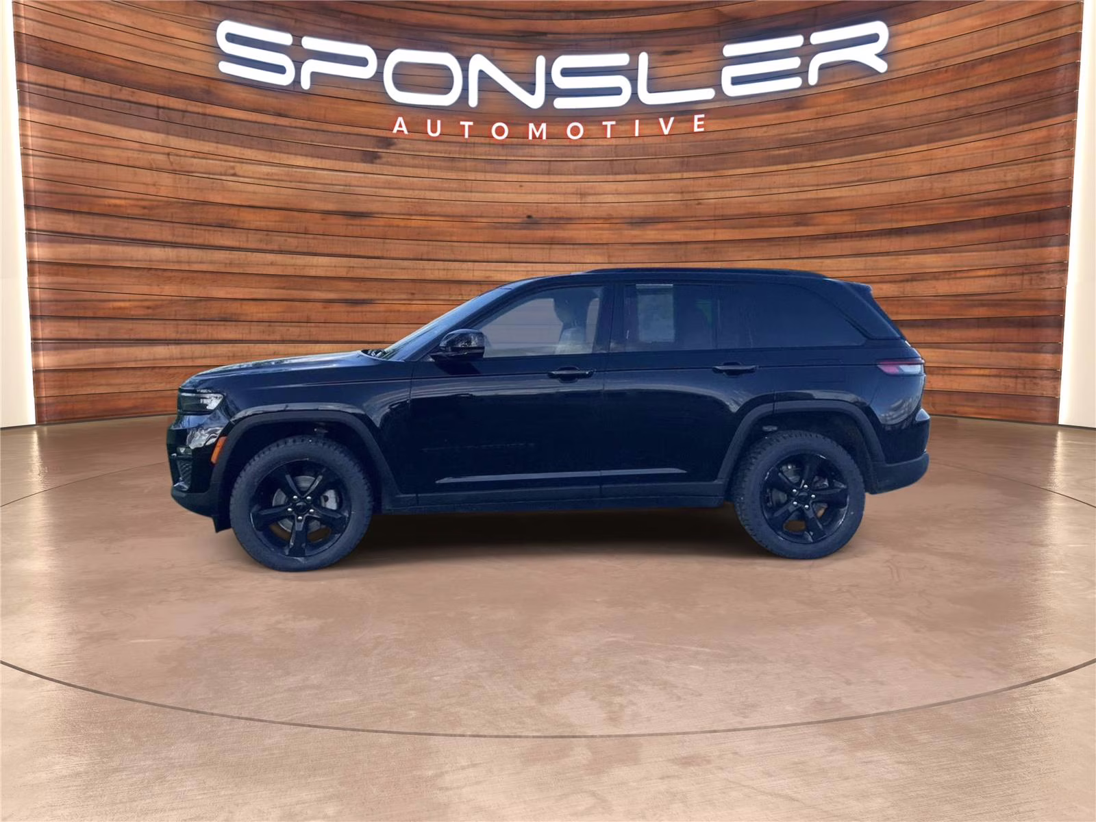 2023 Diamond Black Crystal Pearlcoat Jeep Grand Cherokee Limited 4X4 SUV