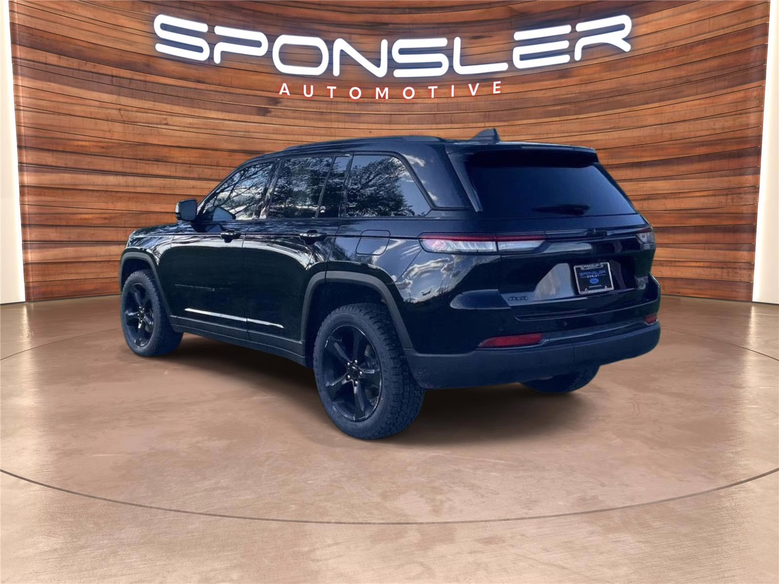 2023 Diamond Black Crystal Pearlcoat Jeep Grand Cherokee Limited 4X4 SUV