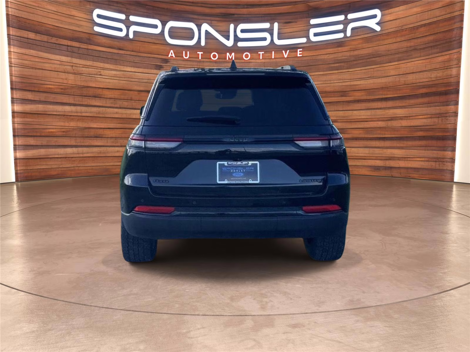 2023 Diamond Black Crystal Pearlcoat Jeep Grand Cherokee Limited 4X4 SUV