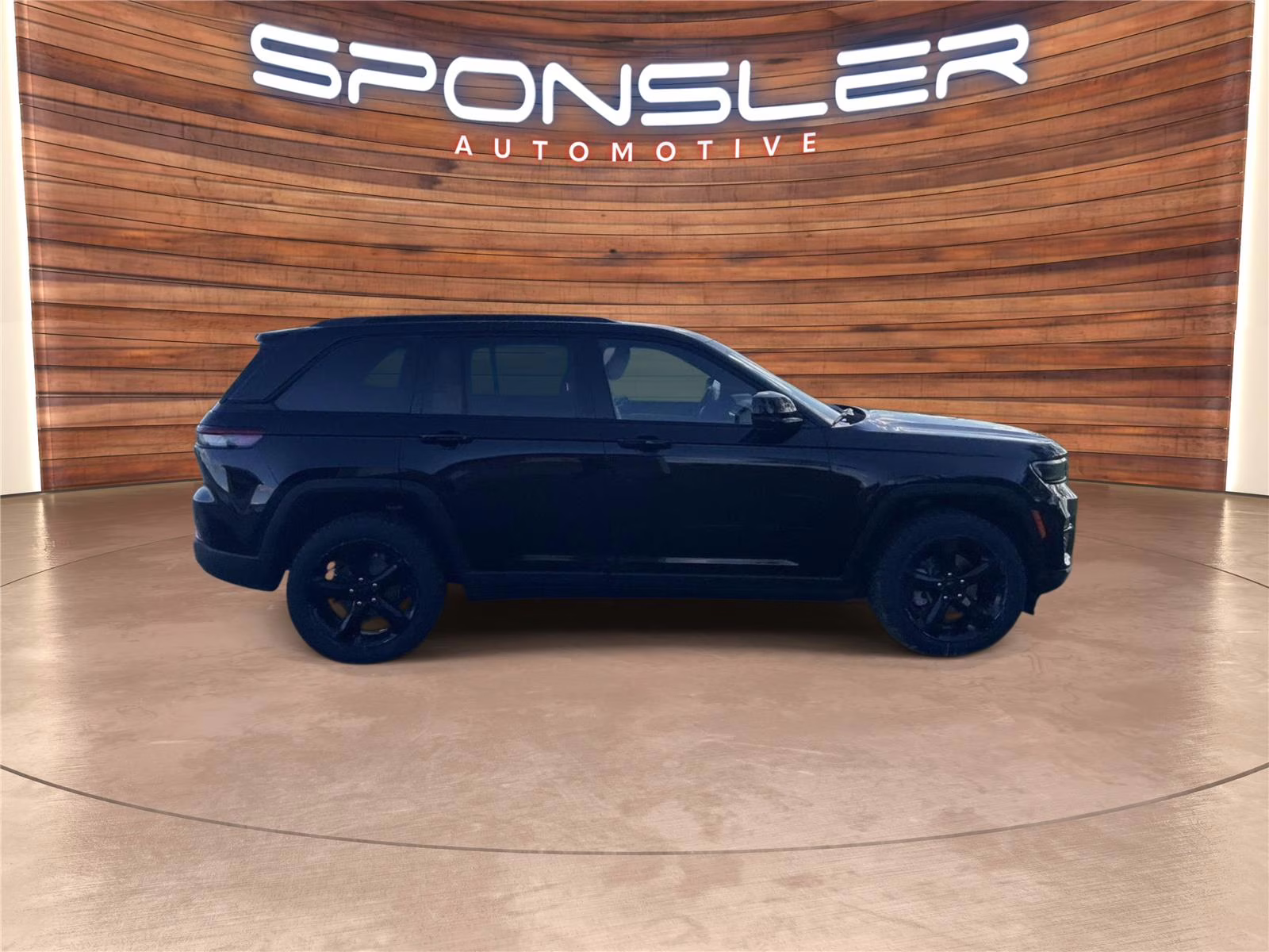 2023 Diamond Black Crystal Pearlcoat Jeep Grand Cherokee Limited 4X4 SUV