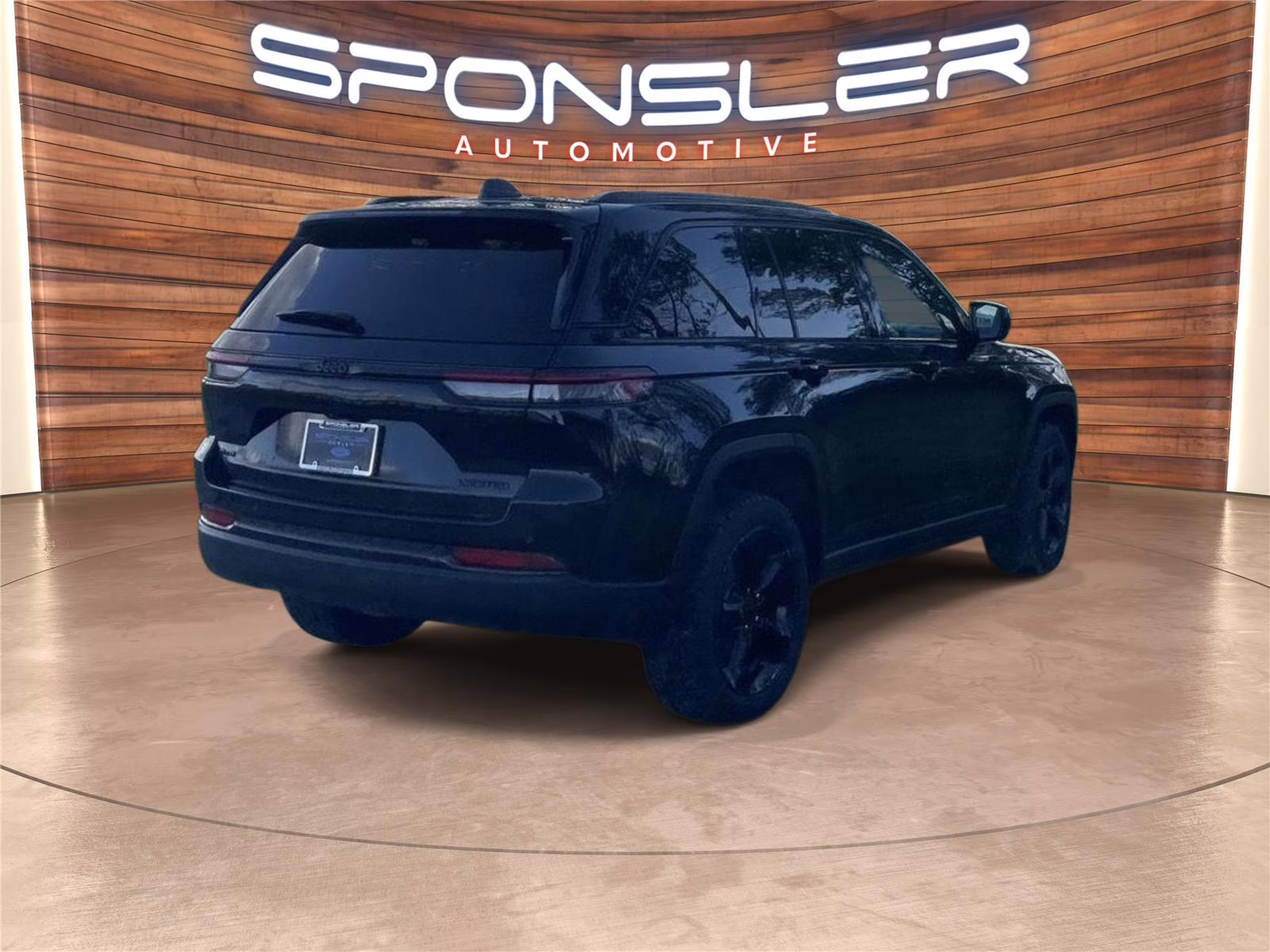 2023 Diamond Black Crystal Pearlcoat Jeep Grand Cherokee Limited 4X4 SUV