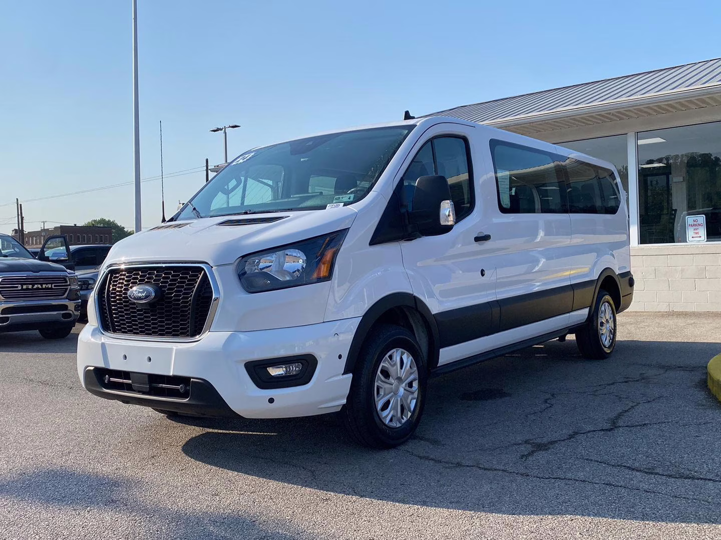 2024 Oxford White Ford Transit 350 XLT RWD Van