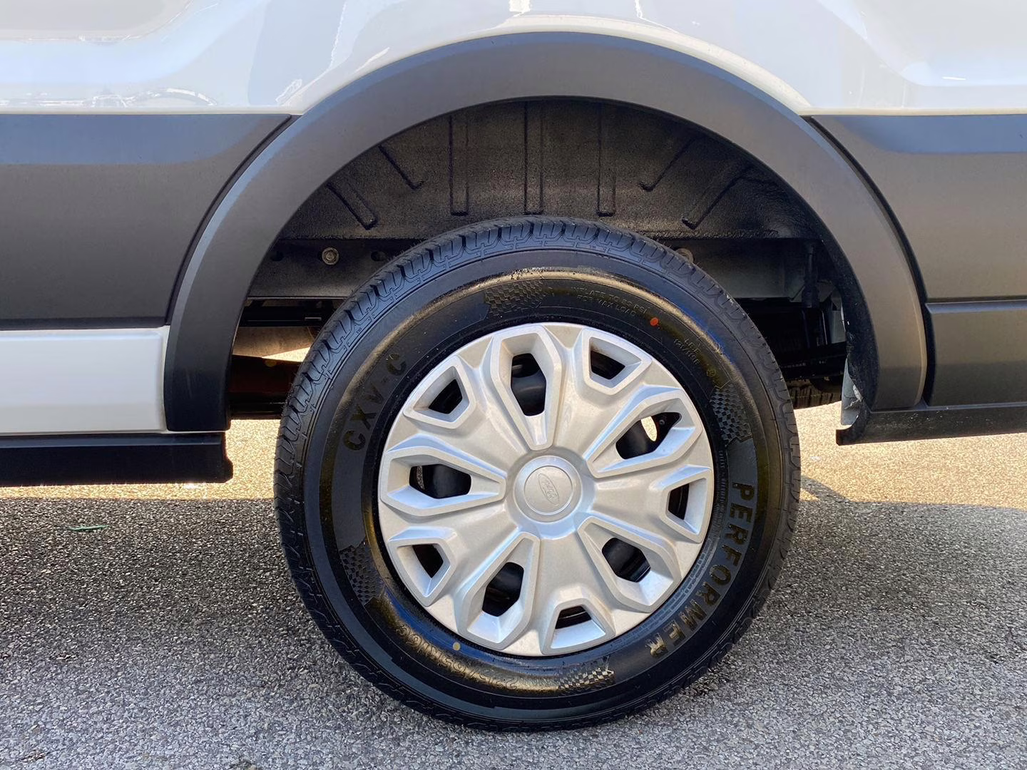 2024 Oxford White Ford Transit 350 XLT RWD Van