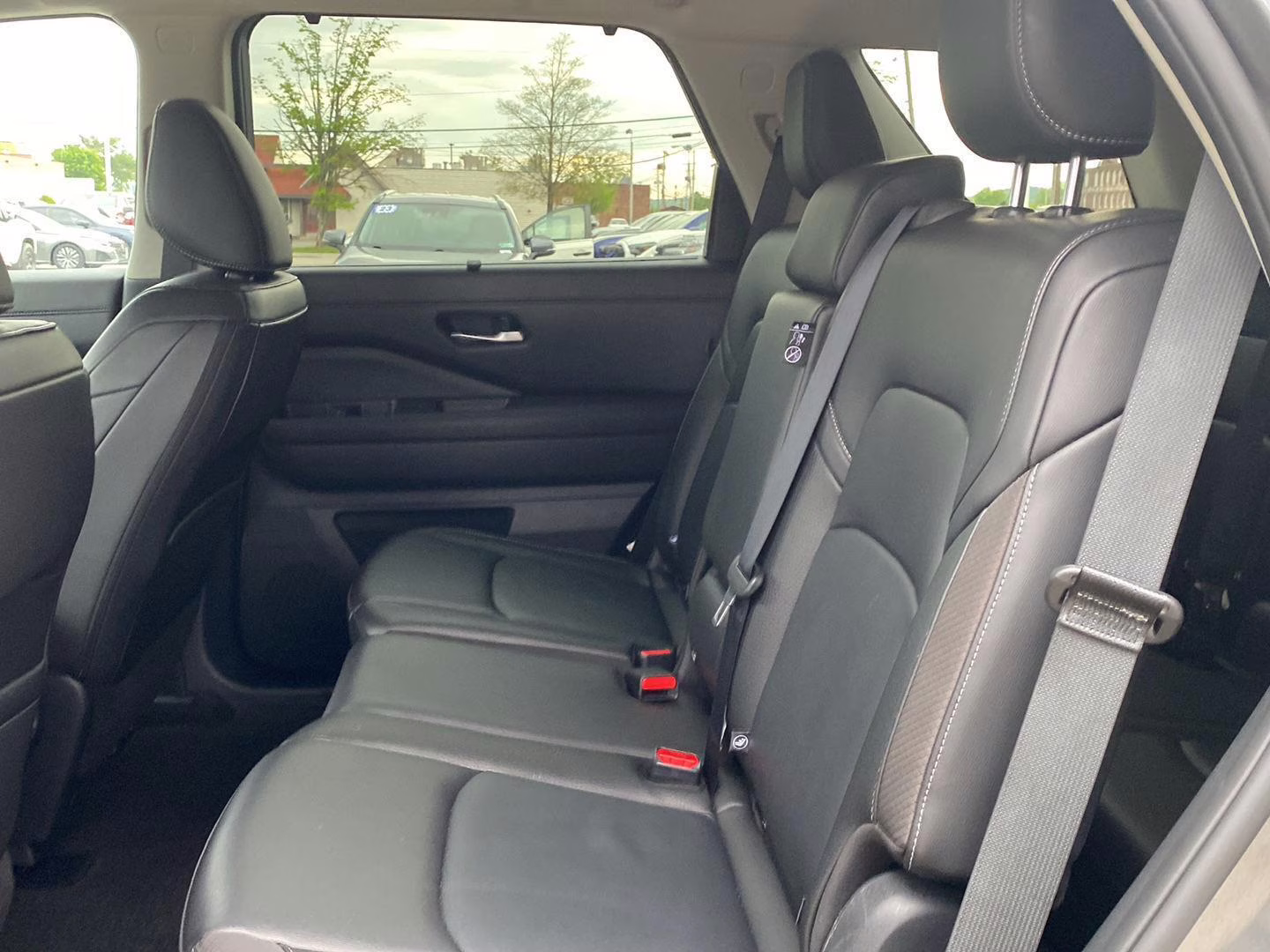 2025 Gun Metallic Nissan Pathfinder SL 4X4 SUV