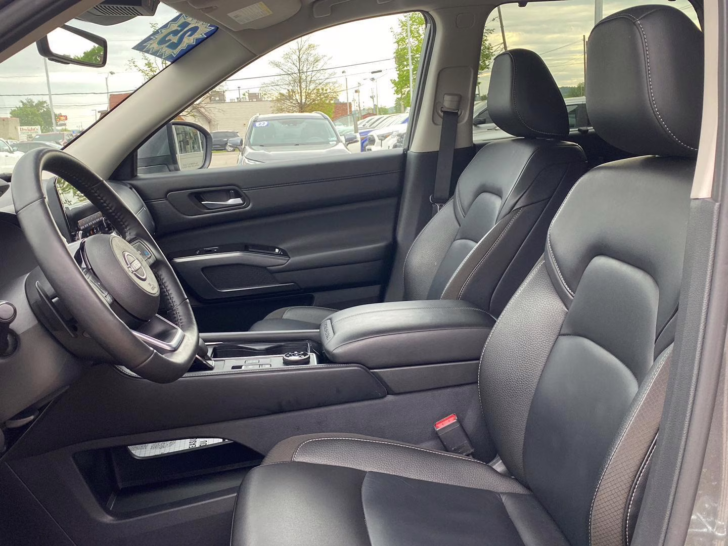 2025 Gun Metallic Nissan Pathfinder SL 4X4 SUV