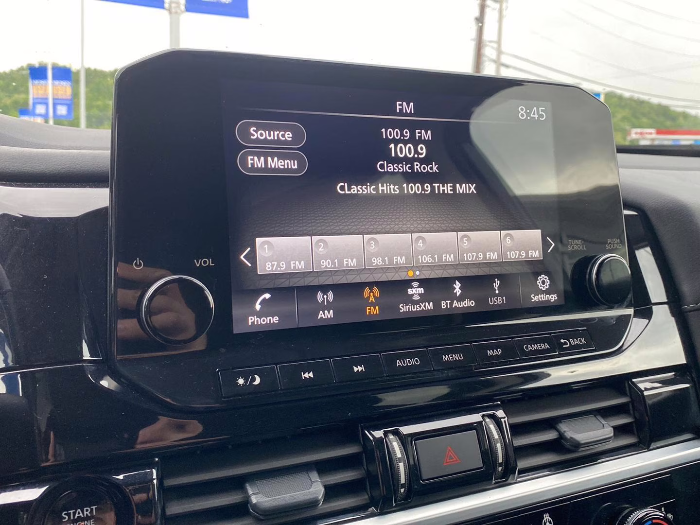 2025 Gun Metallic Nissan Pathfinder SL 4X4 SUV