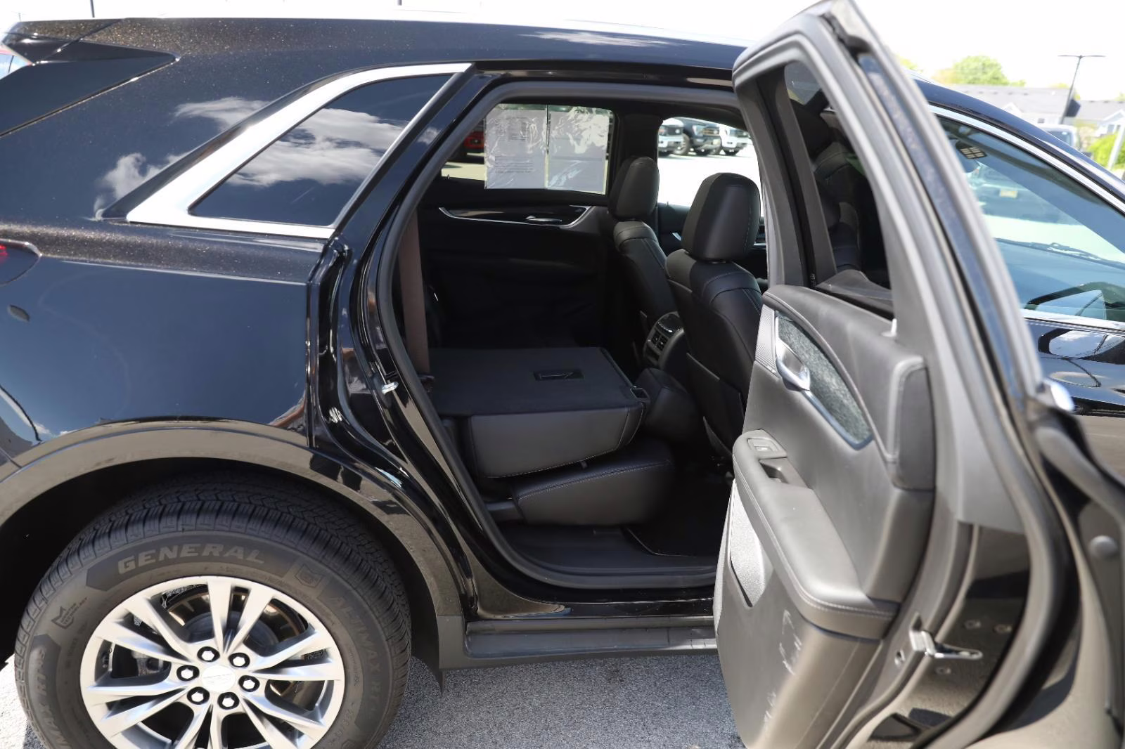 2021 Stellar Black Metallic Cadillac XT5 AWD Premium Luxury AWD SUV