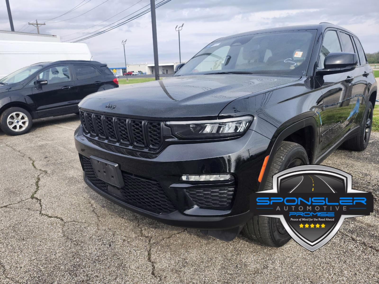 2023 Diamond Black Crystal Pearlcoat Jeep Grand Cherokee Limited 4X4 SUV