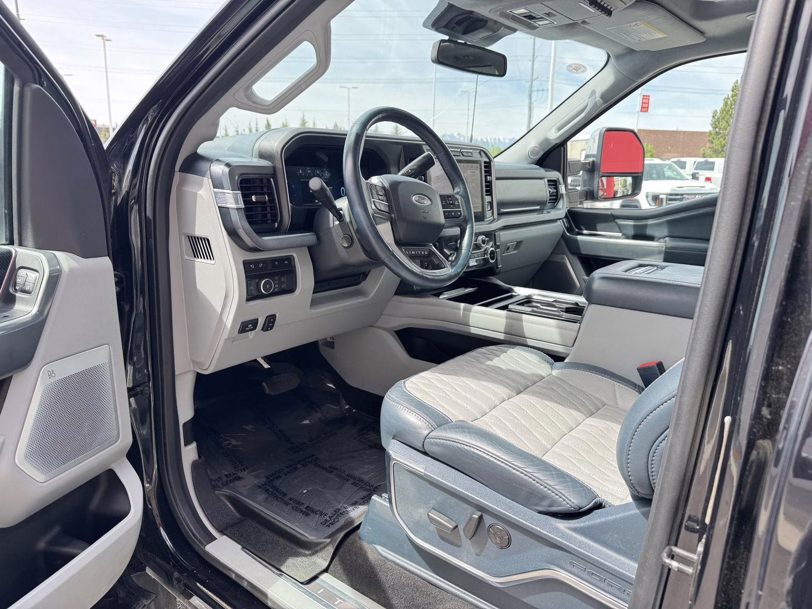 2024 Agate Black Ford Super Duty F-350 SRW Limited 4X4 Truck