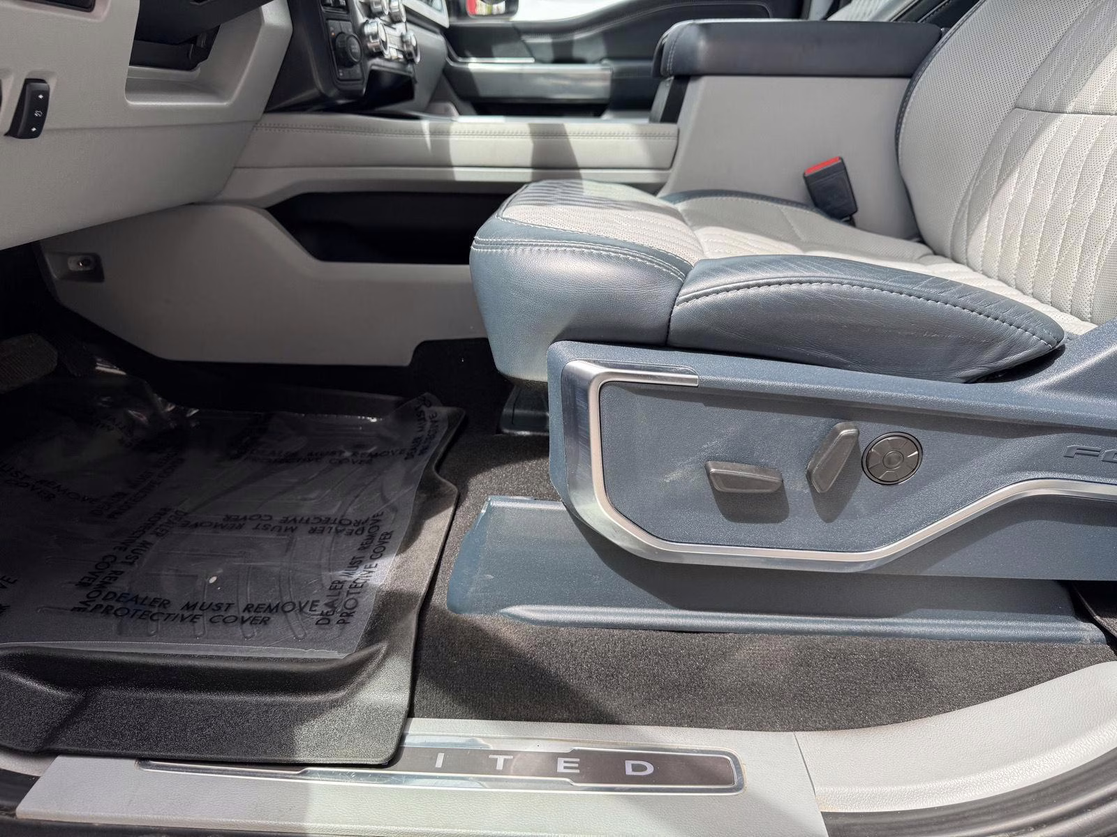 2024 Agate Black Ford Super Duty F-350 SRW Limited 4X4 Truck