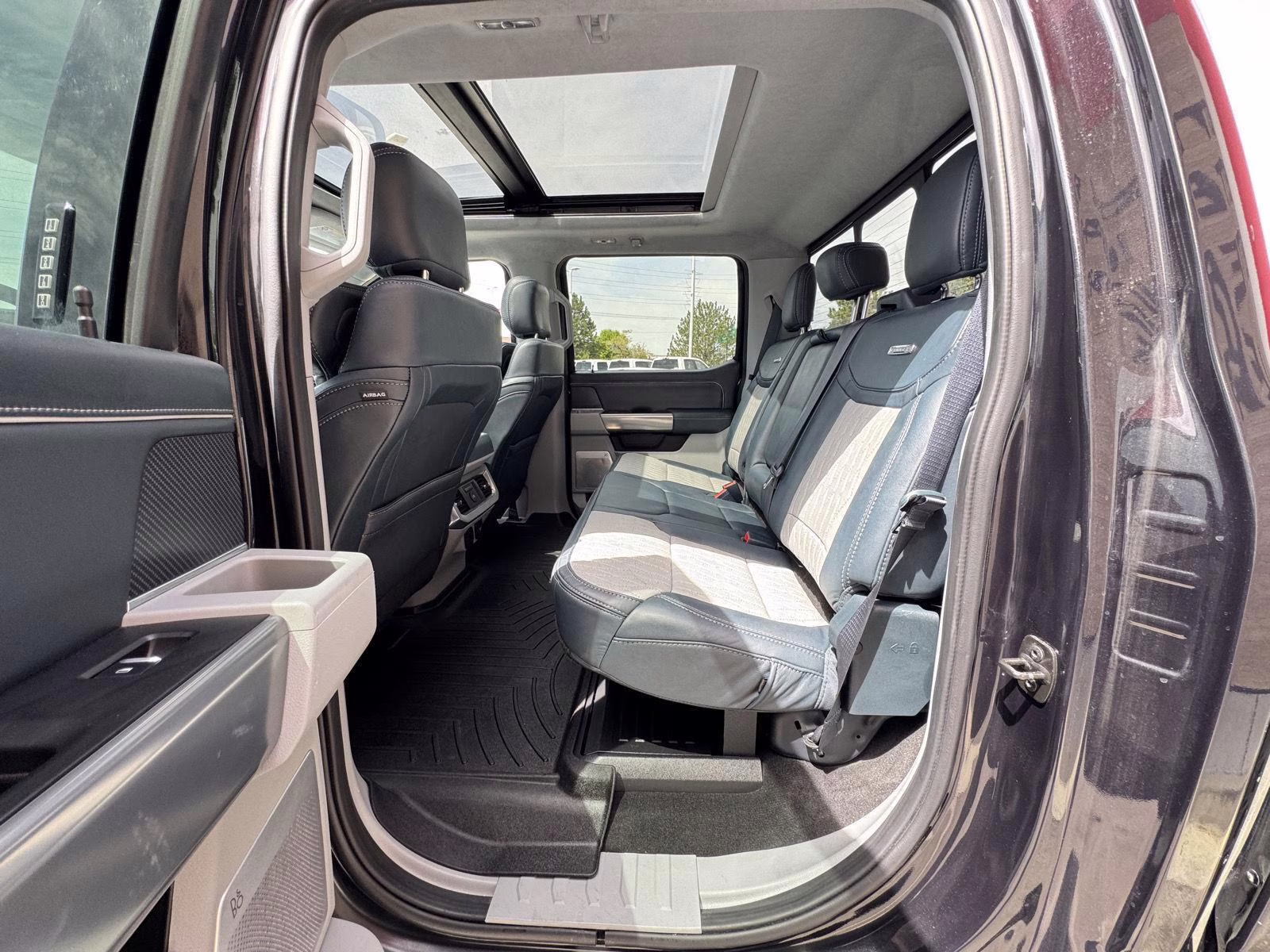 2024 Agate Black Ford Super Duty F-350 SRW Limited 4X4 Truck