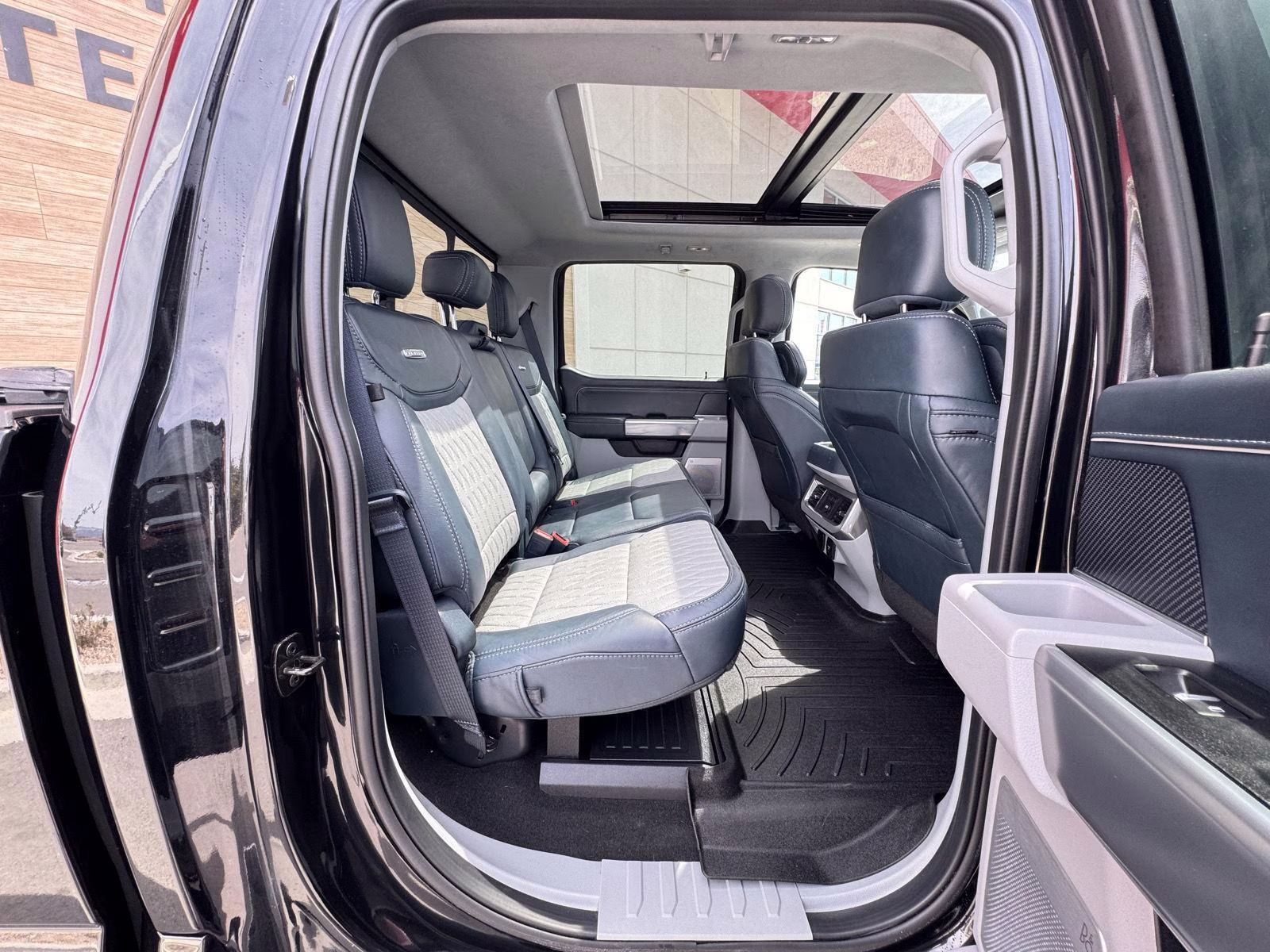 2024 Agate Black Ford Super Duty F-350 SRW Limited 4X4 Truck