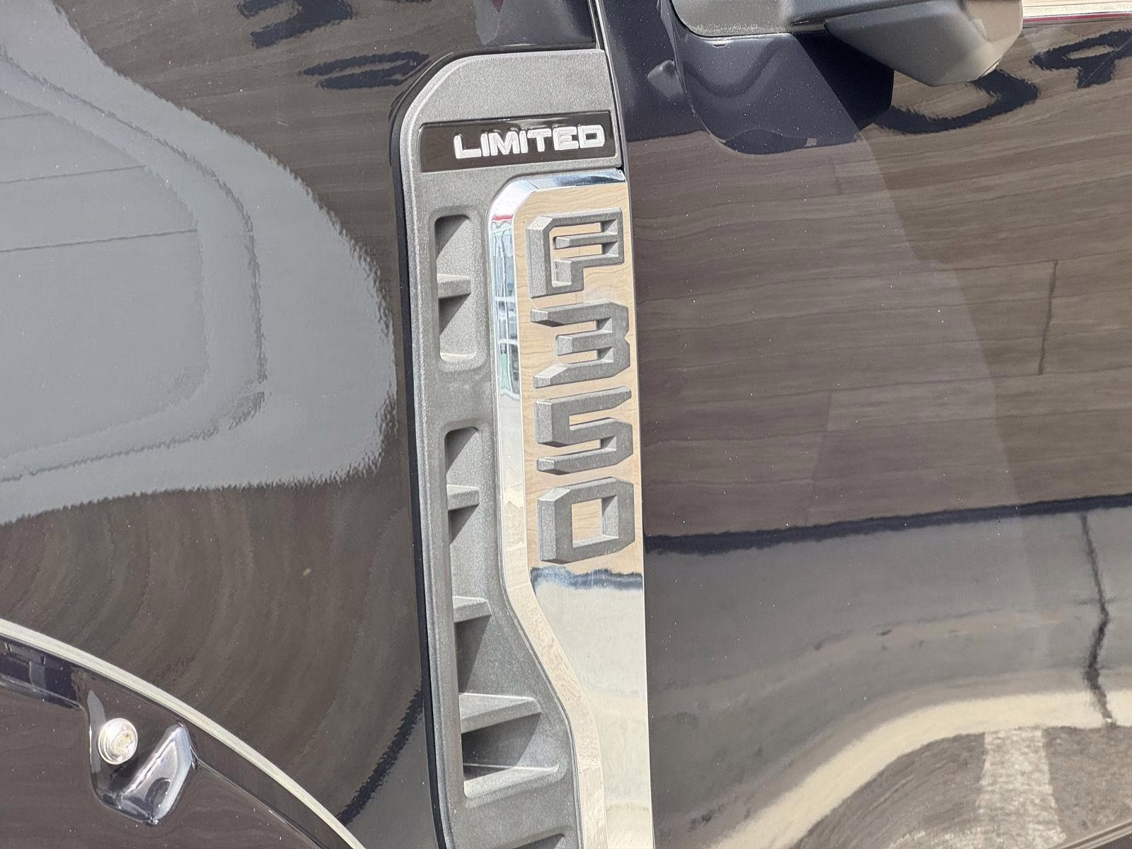 2024 Agate Black Ford Super Duty F-350 SRW Limited 4X4 Truck