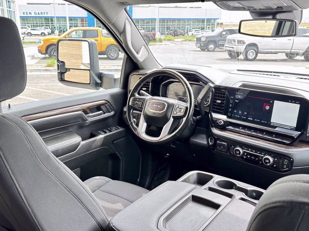 2024 White GMC Sierra 3500HD SLE 4X4 Truck