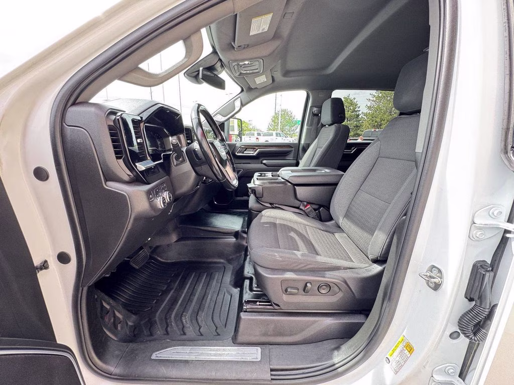 2024 White GMC Sierra 3500HD SLE 4X4 Truck