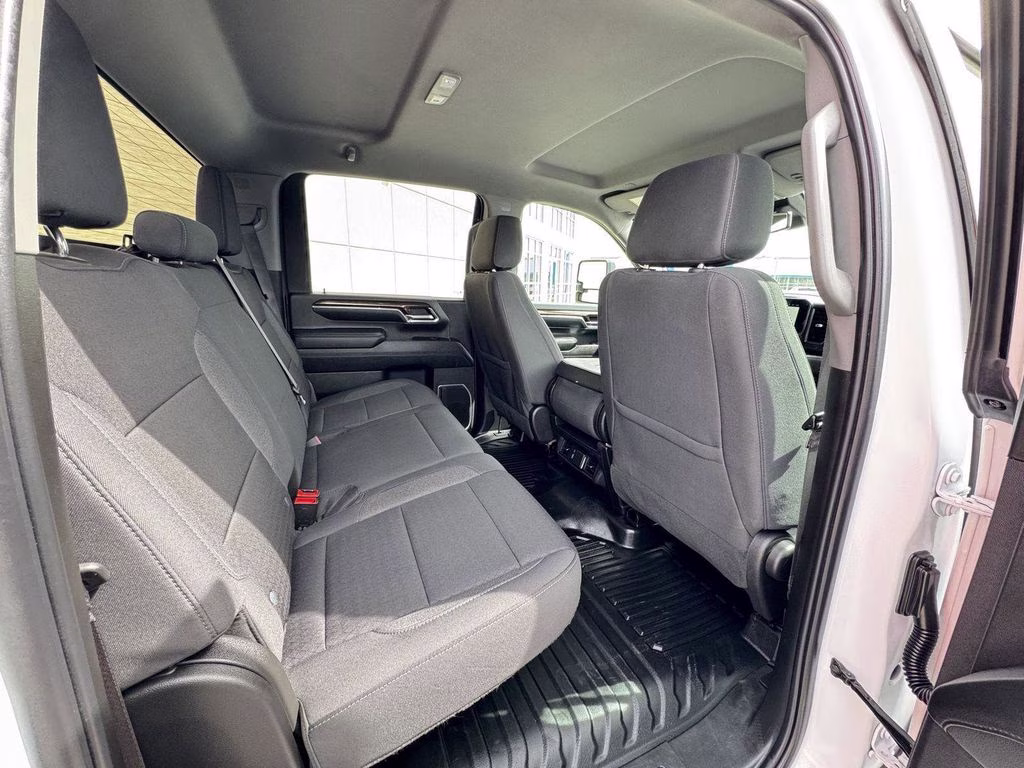2024 White GMC Sierra 3500HD SLE 4X4 Truck