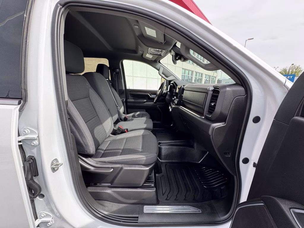 2024 White GMC Sierra 3500HD SLE 4X4 Truck