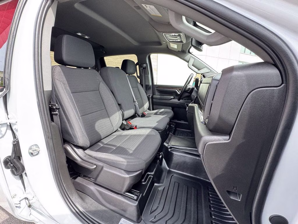 2024 White GMC Sierra 3500HD SLE 4X4 Truck