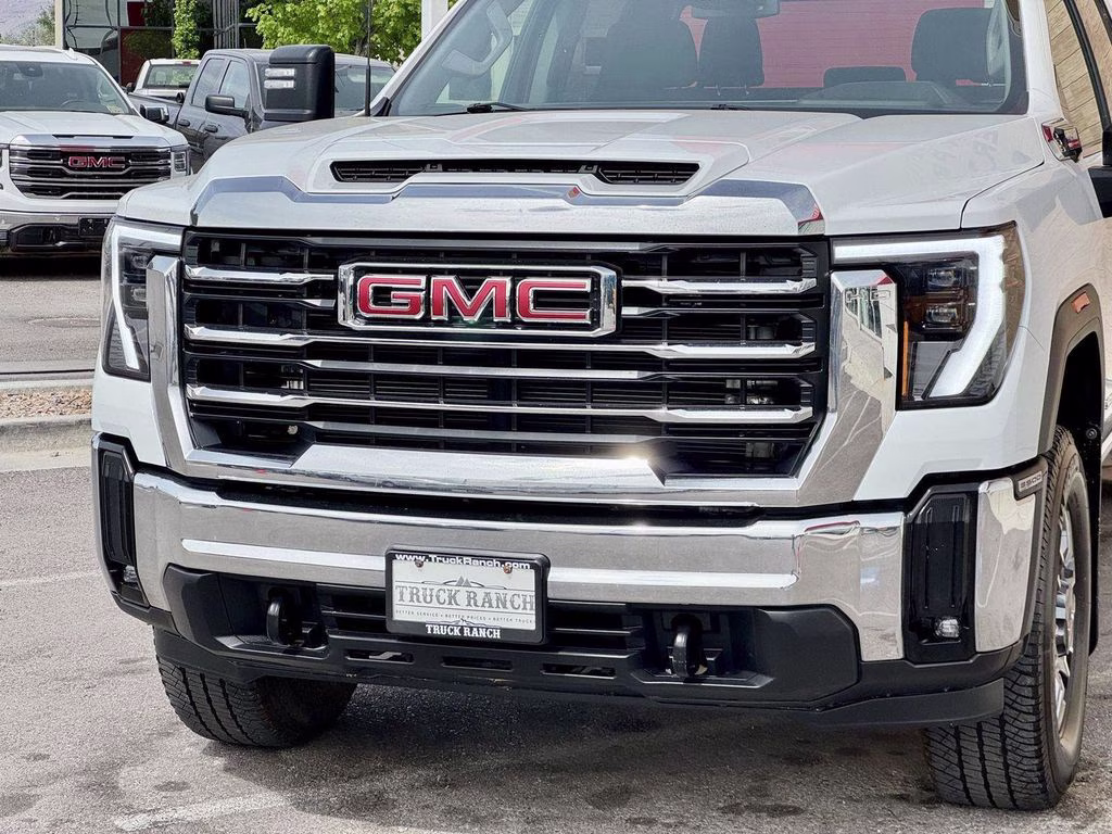 2024 White GMC Sierra 3500HD SLE 4X4 Truck