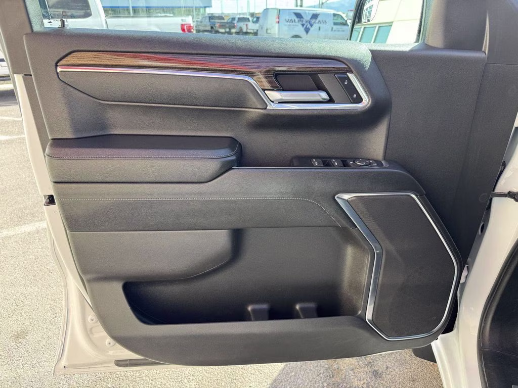 2023 White Chevrolet Silverado 1500 RST 4X4 Truck