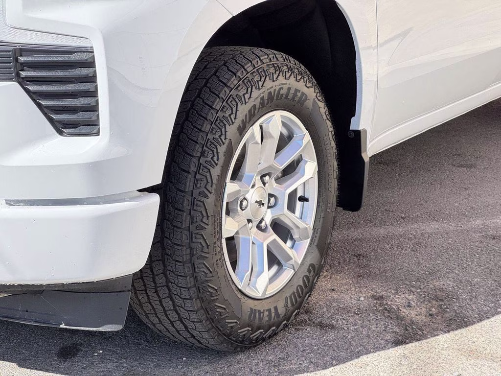 2023 White Chevrolet Silverado 1500 RST 4X4 Truck
