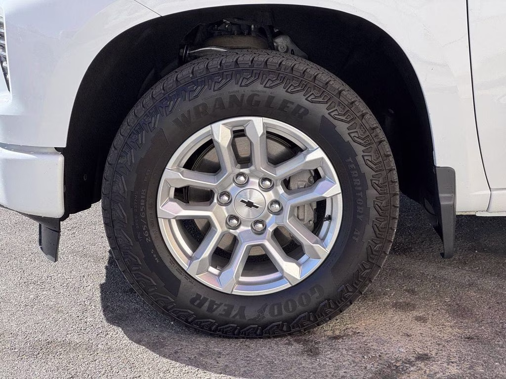 2023 White Chevrolet Silverado 1500 RST 4X4 Truck