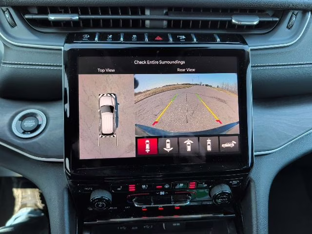 2023 Diamond Black Crystal Pearlcoat Jeep Grand Cherokee L Limited 4X4 SUV