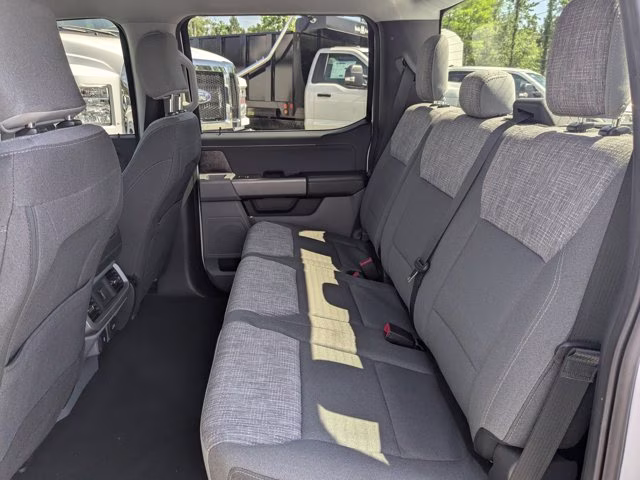 2023 Oxford White Ford F-150 XLT 4X4 Truck