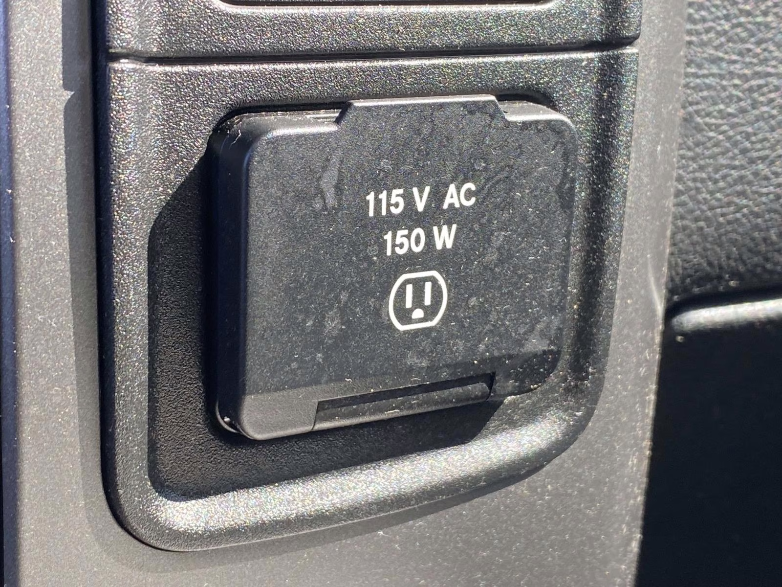 2017 Brilliant Black Crystal Pearlcoat Ram 1500 Night RWD Truck