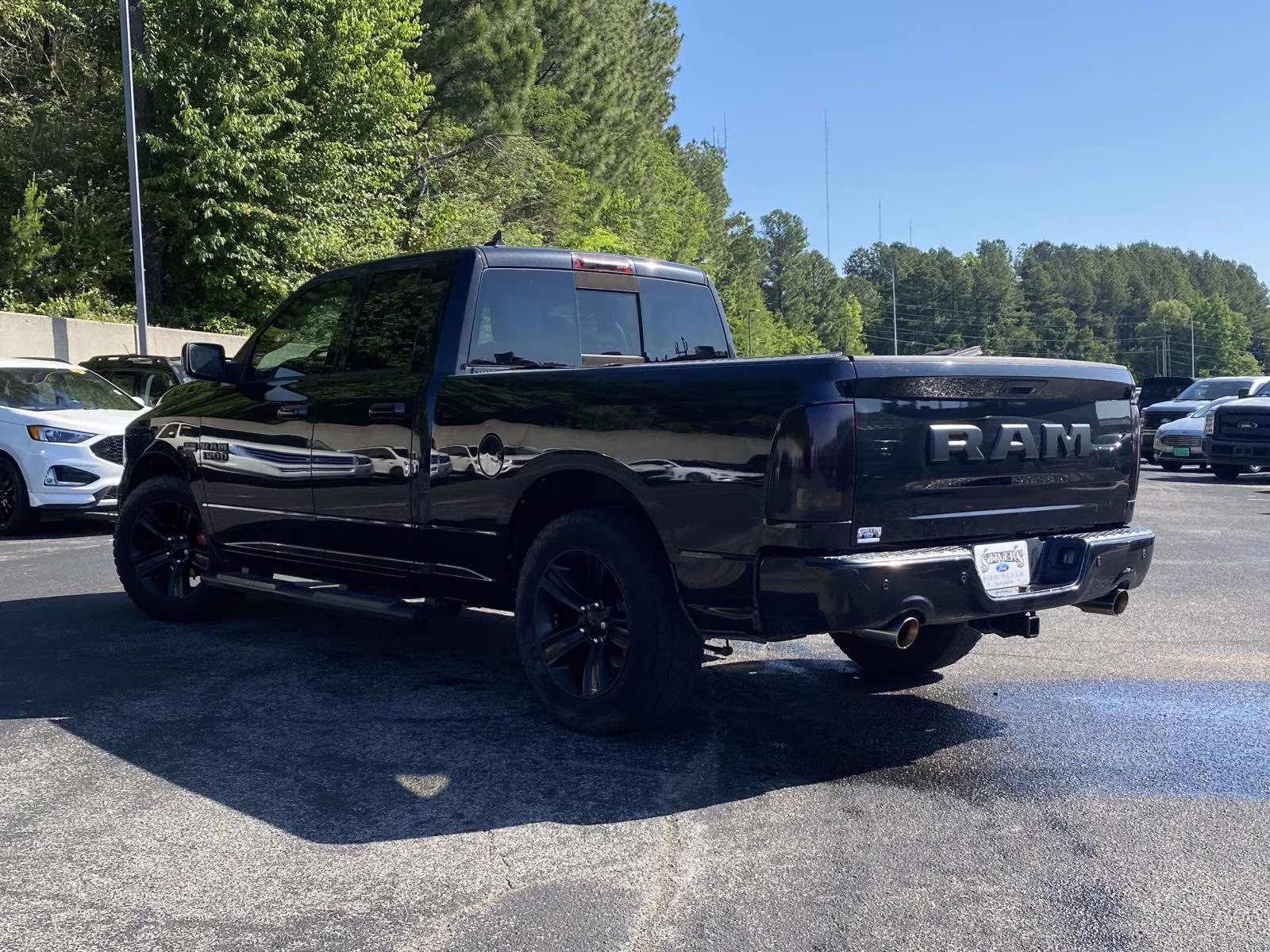 2017 Brilliant Black Crystal Pearlcoat Ram 1500 Night RWD Truck