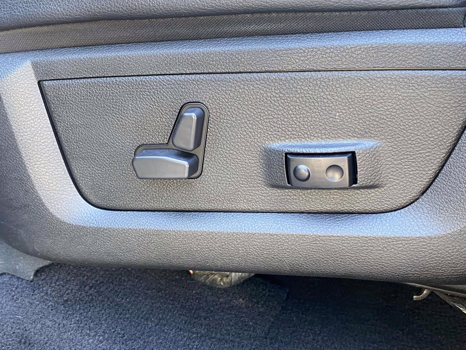 2017 Brilliant Black Crystal Pearlcoat Ram 1500 Night RWD Truck