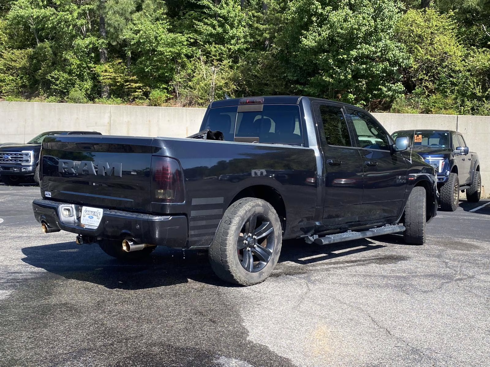 2017 Brilliant Black Crystal Pearlcoat Ram 1500 Night RWD Truck