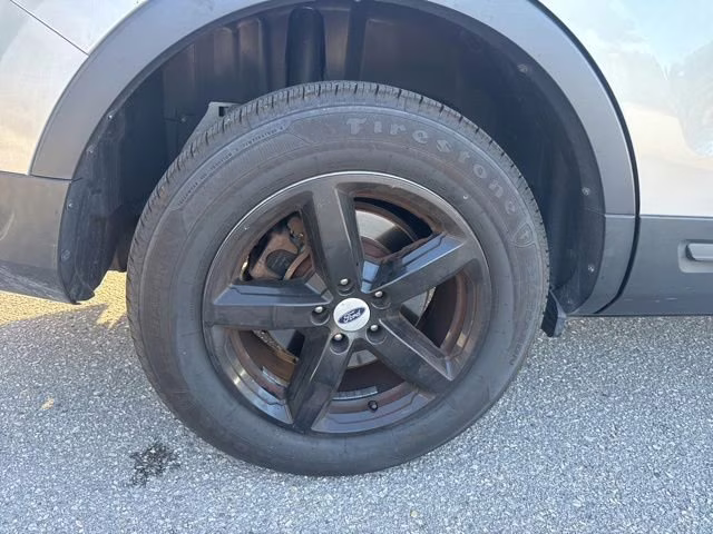 2018 Ingot Silver Metallic Ford Explorer FWD SUV