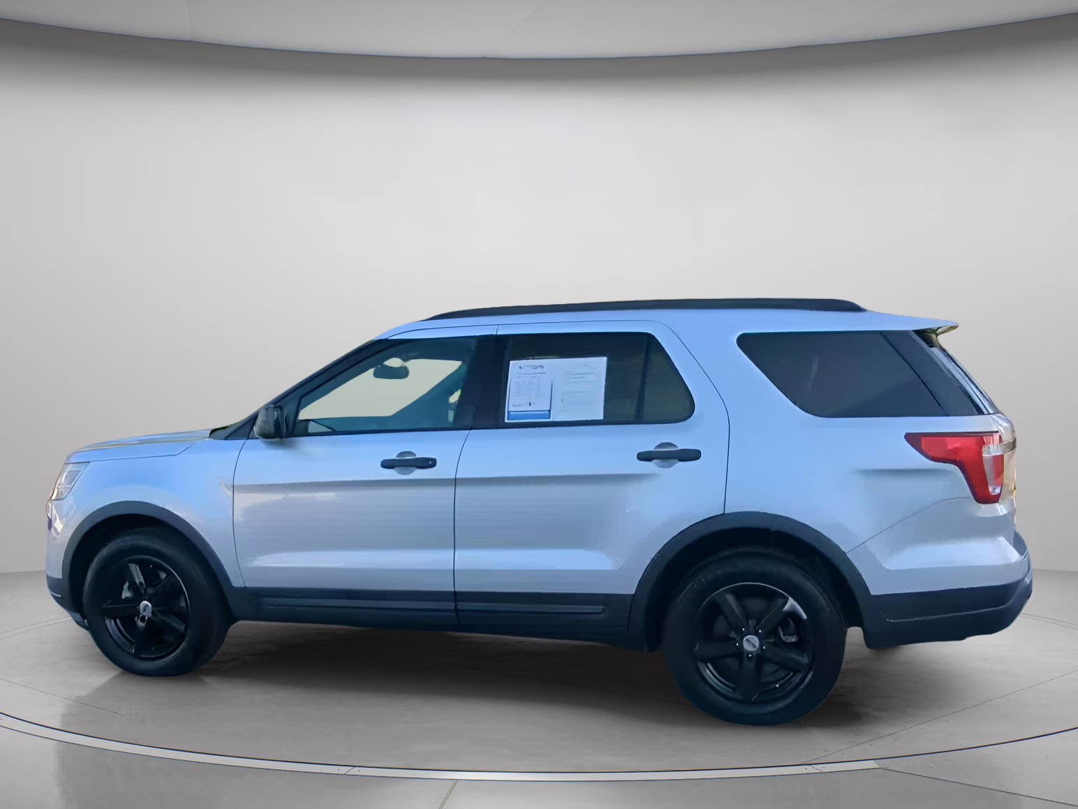 2018 Ingot Silver Metallic Ford Explorer FWD SUV