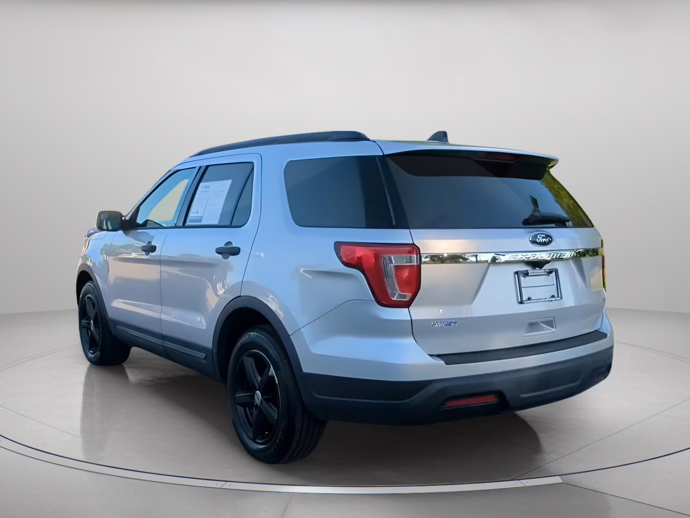 2018 Ingot Silver Metallic Ford Explorer FWD SUV