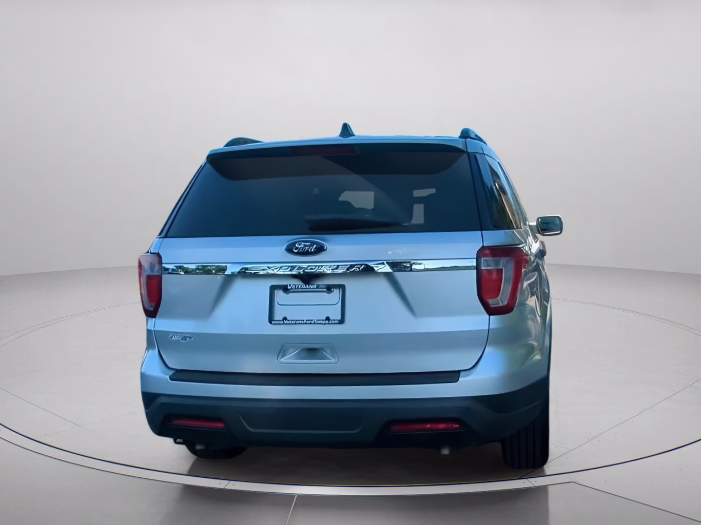 2018 Ingot Silver Metallic Ford Explorer FWD SUV