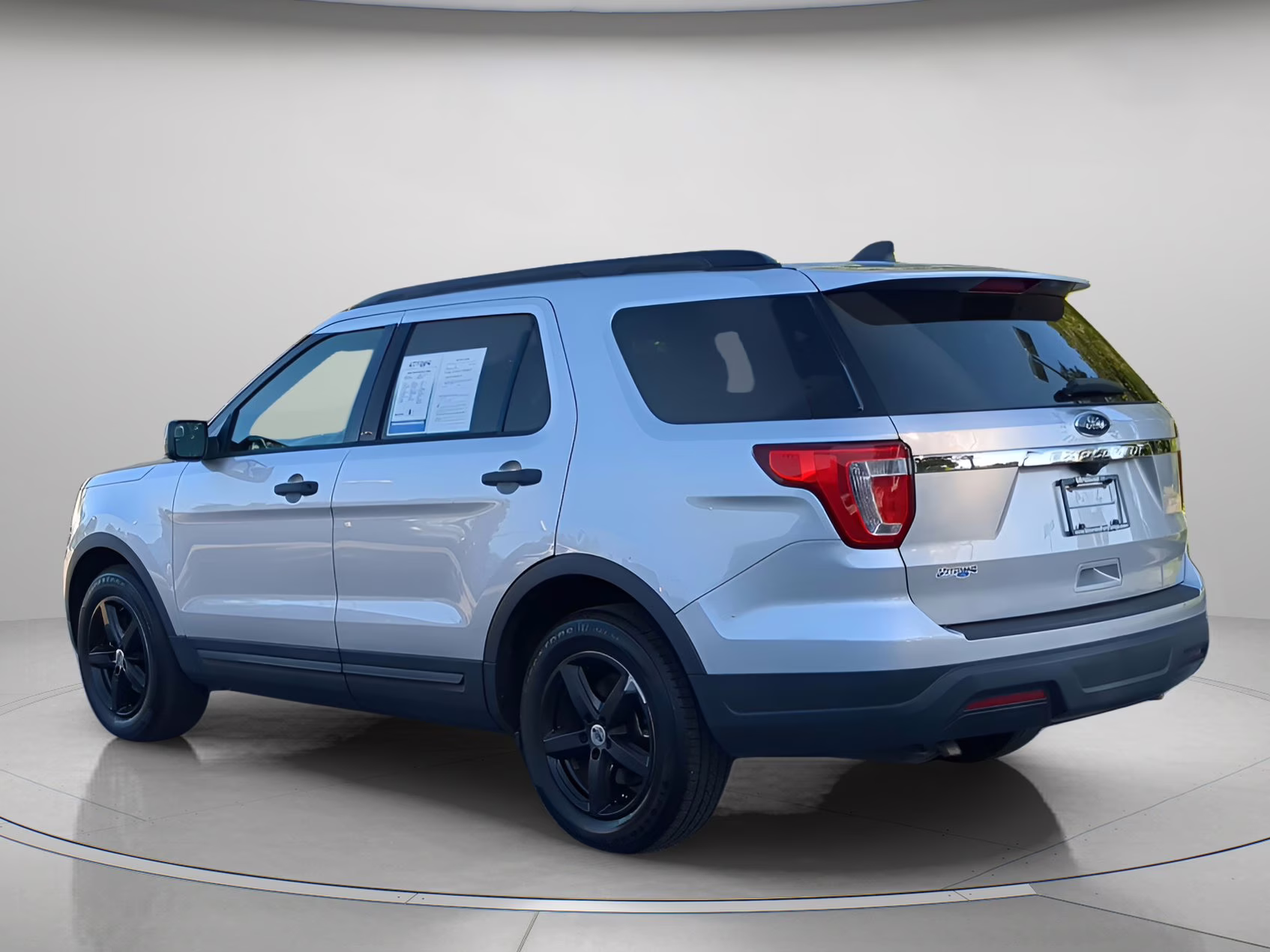 2018 Ingot Silver Metallic Ford Explorer FWD SUV