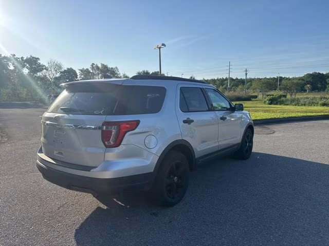 2018 Ingot Silver Metallic Ford Explorer FWD SUV